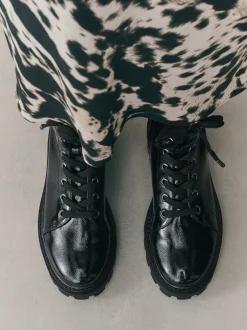 Ruimvallend En Extraruimvallend|Next Zwart lak - Forever Comfort® veterlaarzen