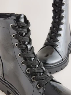 Ruimvallend En Extraruimvallend|Boots|Next - Forever Comfort® veterlaarzen Zwart lak