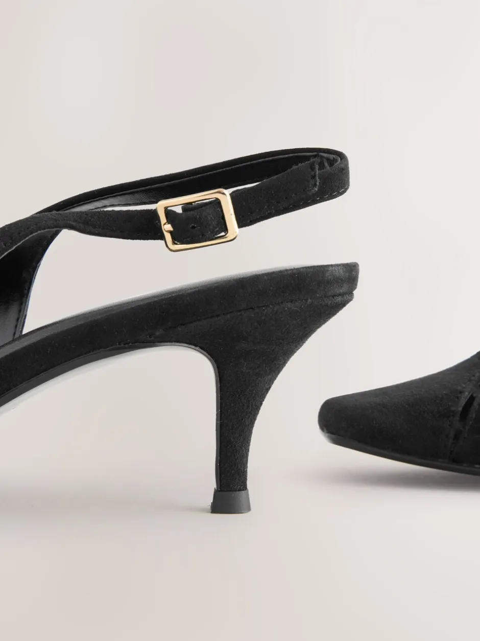 Ruimvallend En Extraruimvallend|Schoenen Met Hakken|Next - Leren slingbackhakken met uitsnijdingen en hardwaredetails Zwart suède