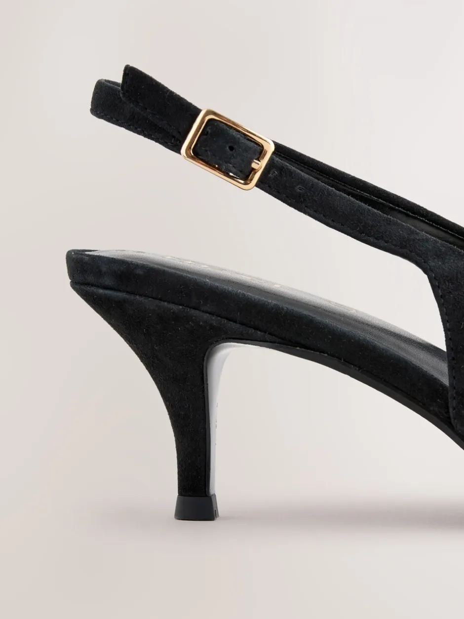 Ruimvallend En Extraruimvallend|Schoenen Met Hakken|Next - Leren slingbackhakken met uitsnijdingen en hardwaredetails Zwart suède