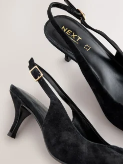 Ruimvallend En Extraruimvallend|Schoenen Met Hakken|Next - Leren slingbackhakken met uitsnijdingen en hardwaredetails Zwart suède