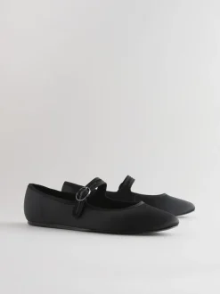 Lage Schoenen*Next - Forever Comfort Round Toe Buckle Detail Mary Jane Shoes Zwarte satijn