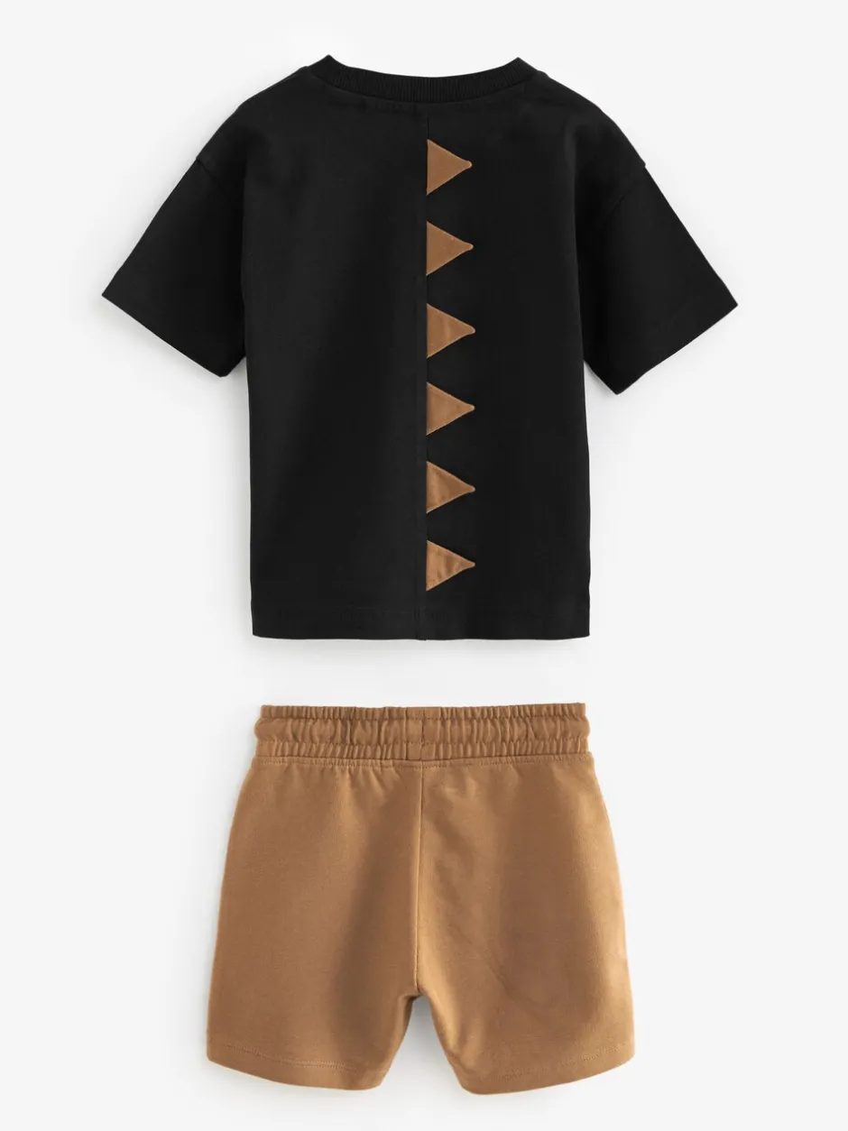 Tops|Sets En Combisets|Next - Set van 2 T-shirts met korte mouwen en shorts (3 mnd - 7 jr) (3 mnd - 7 jr) Zwart/lichtbruine dinosaurus