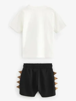 Tops|Sets En Combisets|Next - Set van 2 T-shirts met korte mouwen en shorts (3 mnd - 7 jr) (3 mnd - 7 jr) Zwart/lichtbruine dinosaurus