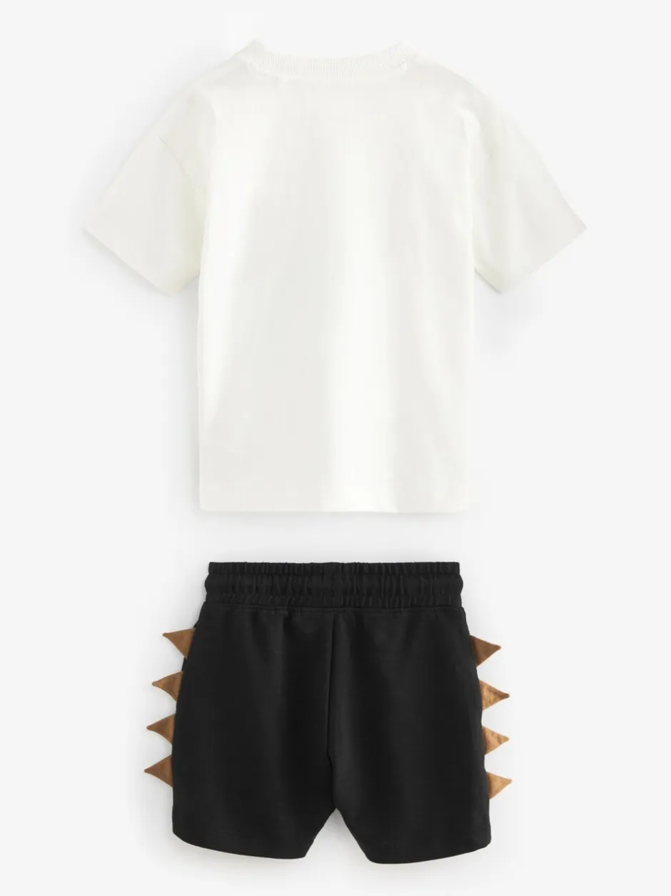 Tops|Sets En Combisets|Next - Set van 2 T-shirts met korte mouwen en shorts (3 mnd - 7 jr) (3 mnd - 7 jr) Zwart/lichtbruine dinosaurus