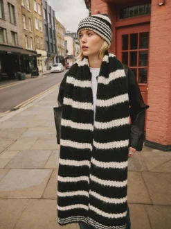 Mutsen, Handschoenen En Sjaals|Next - Knitted Wool Blend Striped Scarf Zwart/wit