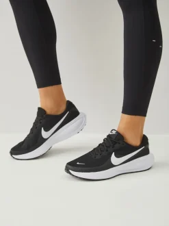 Sneakers|Sportkleding|Nike Zwart/wit - Revolution 8 hardloopschoenen
