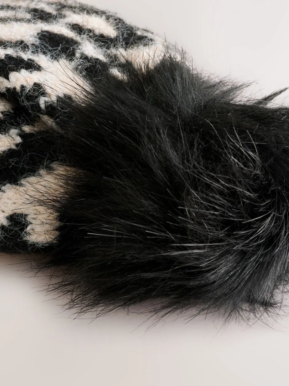 Mutsen, Handschoenen En Sjaals*Next - Gebreide muts met pompon Zwart/wit met dierenprint